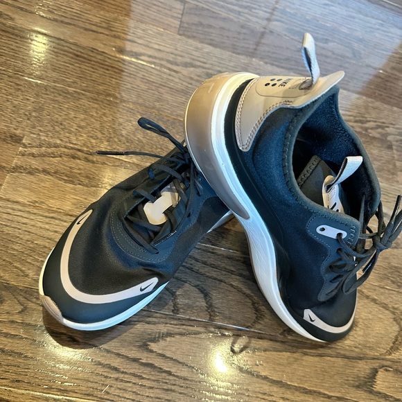 Nike AirMax Dia Women’s 9.5 - Picture 4 of 6